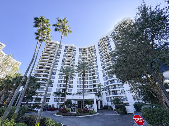 Mystic Pointe Condo photo 2